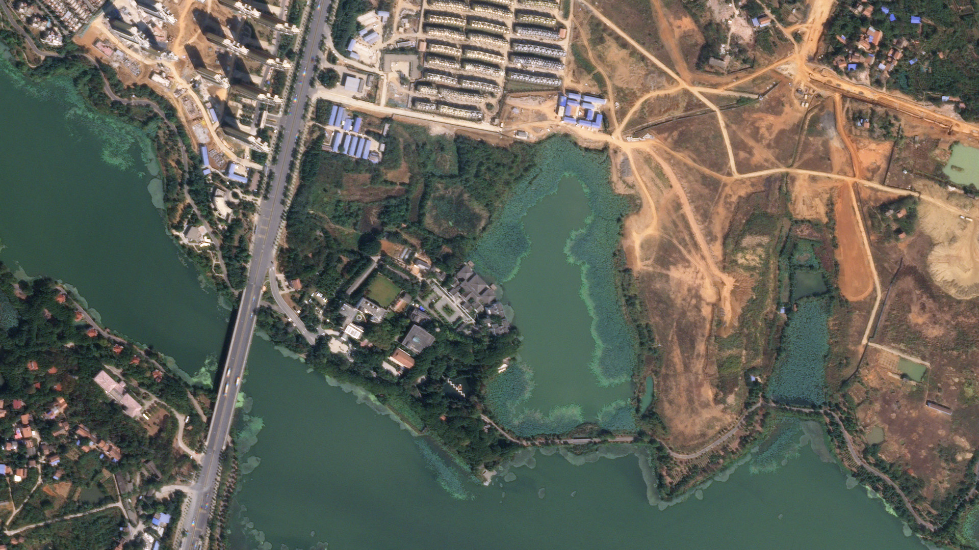 MIT Tech Review: 衛星写真で見る、武漢の現在——都市活動がほぼ停止